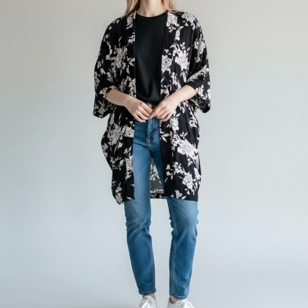 SPIRITUAL GANGSTER Black White Maya Floral Kimono Wrap Duster Cardigan Size OS